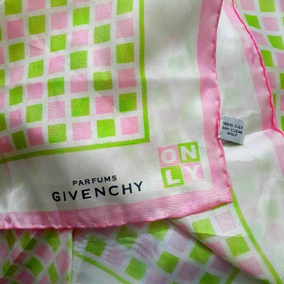 Givenchy silk scarf - Picture 3 of 3